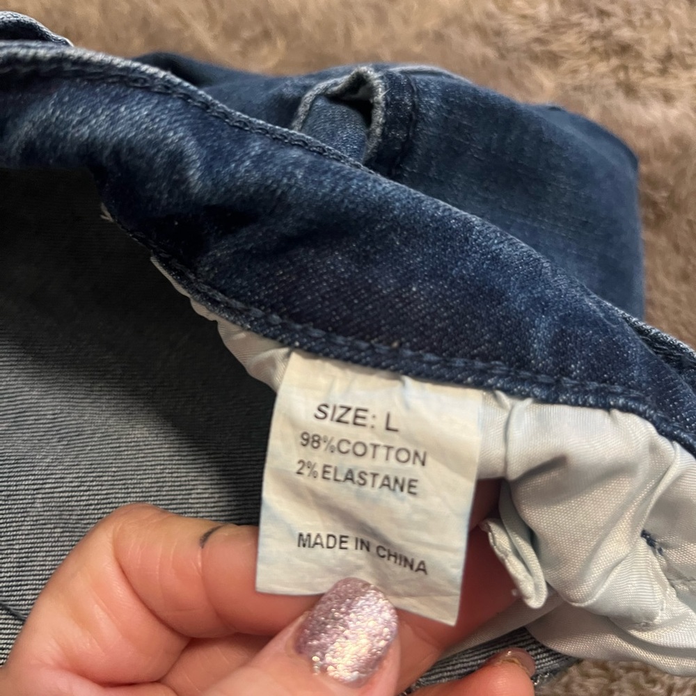 Distressed jeans - Picture 3 of 4